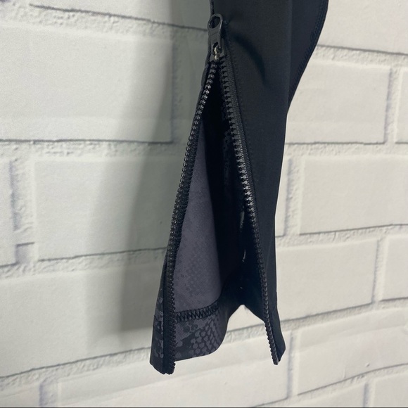 Adidas by Stella McCartney Run Leo Tight in Black size medium - Picture 8 of 12